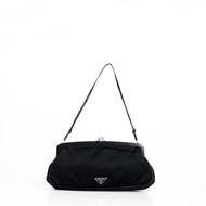 prada monochrome mini bolsa