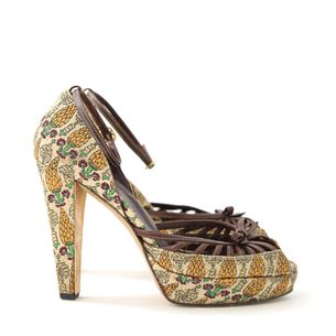 Gucci-Brown-Printed-Fabric-Sandals